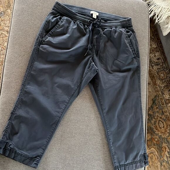 L.L.Bean Size Small Petite 🛶⛺️Navy Blue Capri Pants , Cropped Pants - Picture 11 of 11